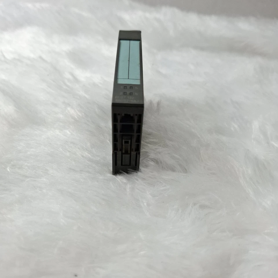 SIEMENS SIMATIC S7 6ES7 132-4BD32-0AA0 DIGITAL OUTPUT MODULE 6ES71324BD320AA0